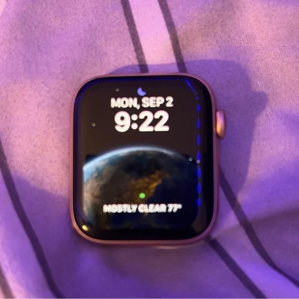 Apple Rose Gold Smartwatch
